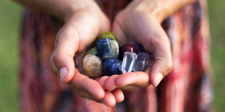 Lithotherapy or the big scam of “healing” stones