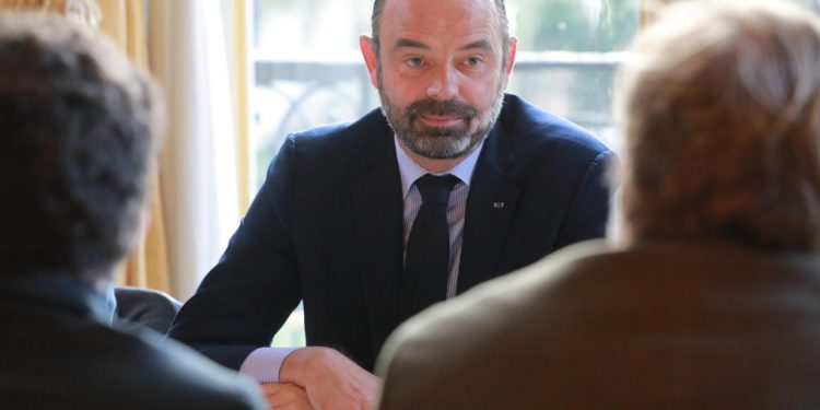 Édouard Philippe facing our readers: "The country is disturbed but not blocked"