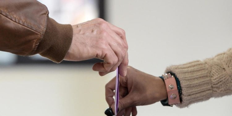Foreigners voting in local elections in France