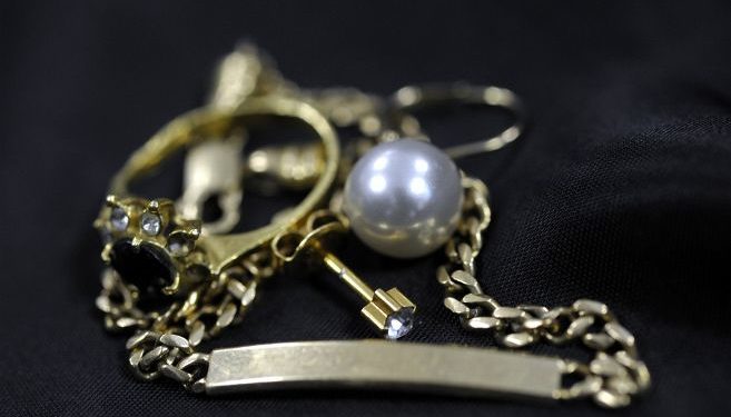 Limoges gold dealers also pocketed social benefits