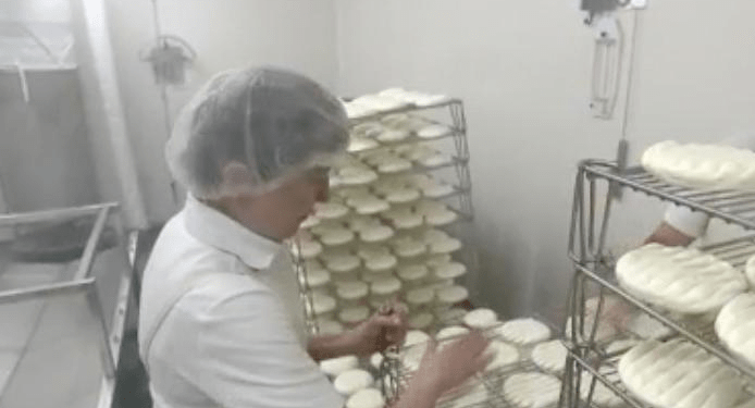 a cheese dairy revives the villages of causse Méjean