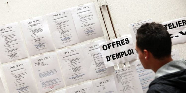 The hassle of finding a summer job in Hauts-de-France: which sectors are recruiting in the midst of a health crisis?