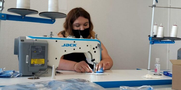 More than 80 people recruited to make masks at Ageval