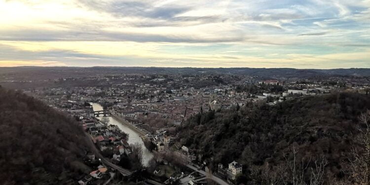 Villefranche-de-Rouergue.  Dynamic market amplified by Covid-19