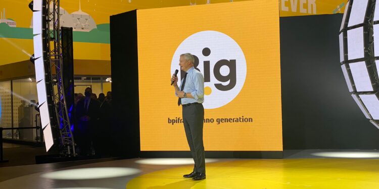 Bruno Le Maire spits on the world of work