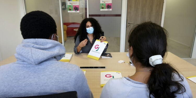 Give and take – Le Parisien