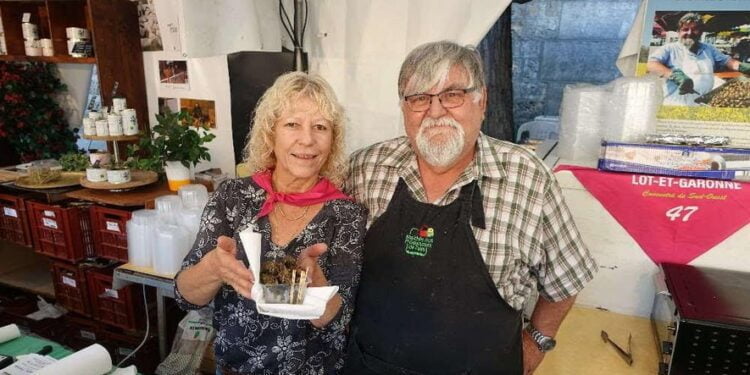 Saint-Étienne-de-Villeréal. The last snails of Corinne and Patrick