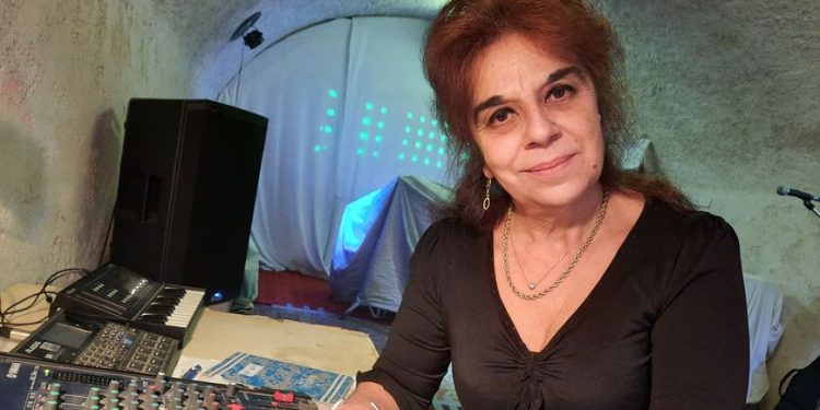 After a 30-year break, DJ Katia sets fire to the dancefloors of southern Sarthe