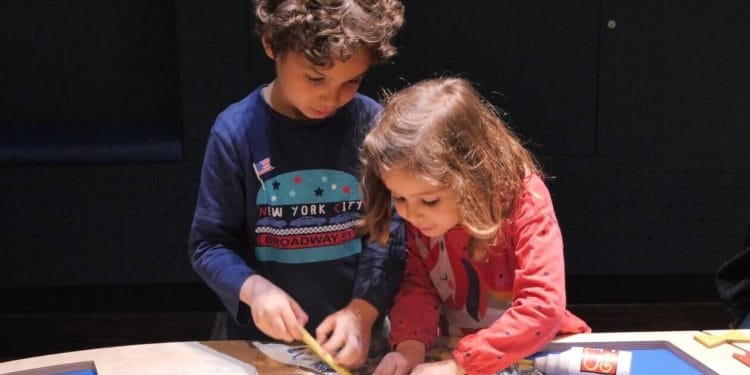 Cette expo à Paris qui permet aux enfants d’apprivoiser « la fragilité »