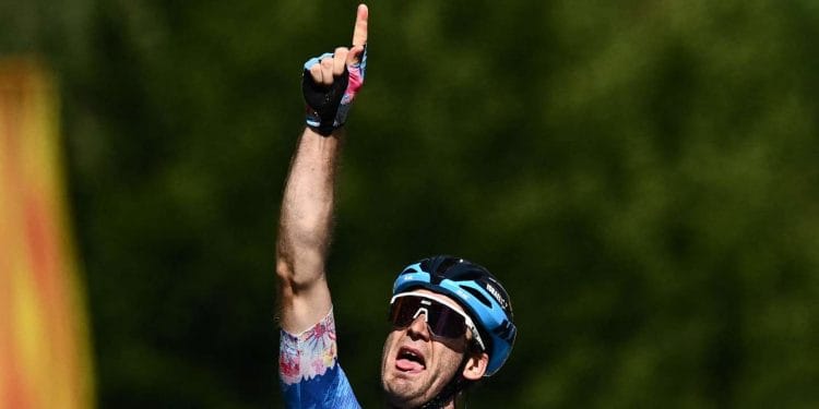 le Canadien Hugo Houle s’impose en solitaire à Foix, Romain Bardet grand battu du jour