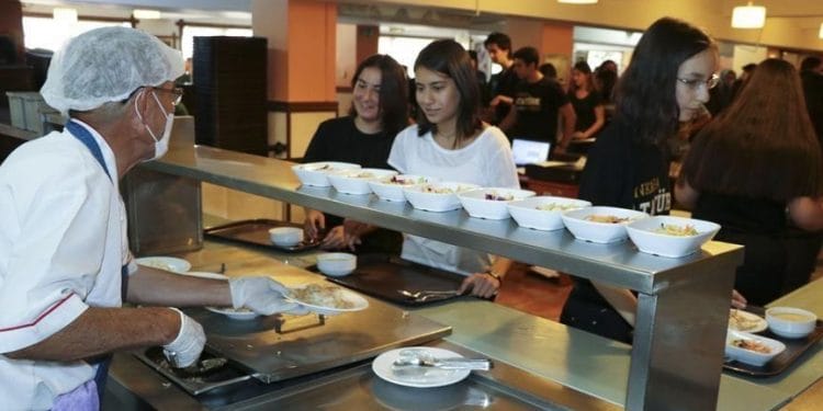 des enfants sont privés de nourriture, au nom de la laïcité