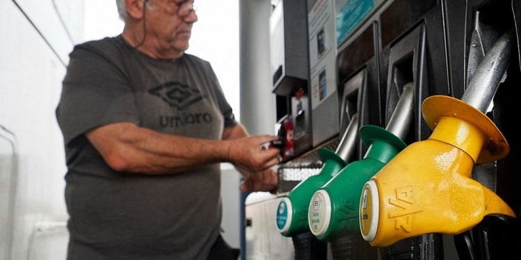 a fuel allowance of 100 euros for “10 million workers”