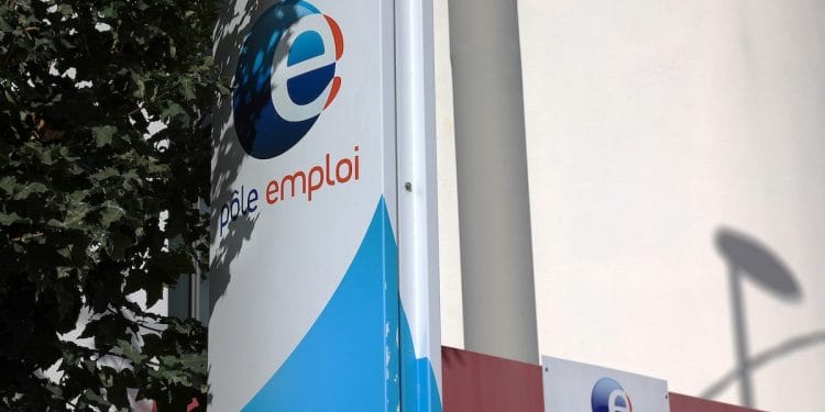 Will France be able to put an end to mass unemployment?