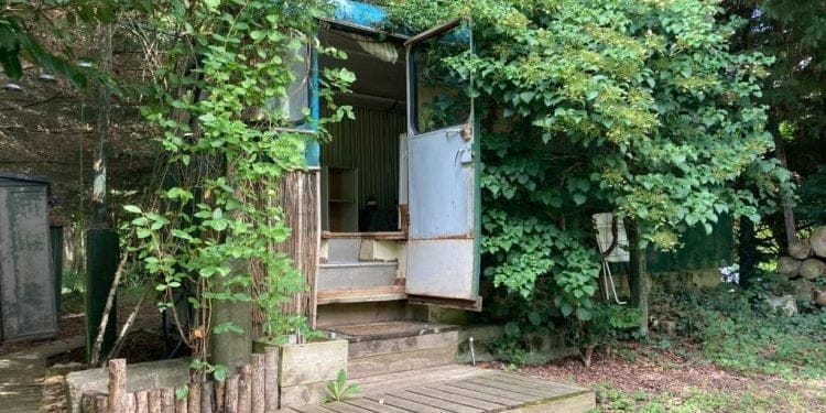 grâce au “bus dans la nature” il fait vivre son héritage familial