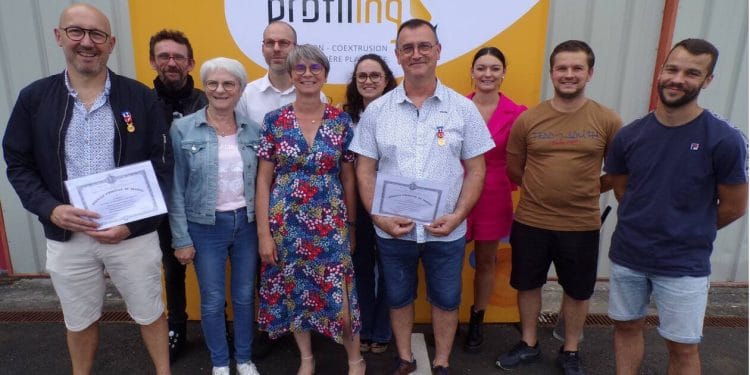 Saint-Pierre-des-Échaubrognes. Deux fidèles salariés de Profiling médaillés