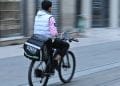 Uber, Deliveroo, Bolt… What the directive on digital platform workers adopted by the Council of the EU will change
