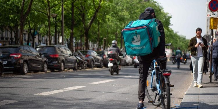 Uber, Deliveroo… MEPs validate a law to improve the fate of platform workers